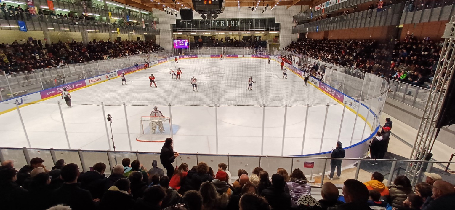 Ice hockey at PalaTazzoli